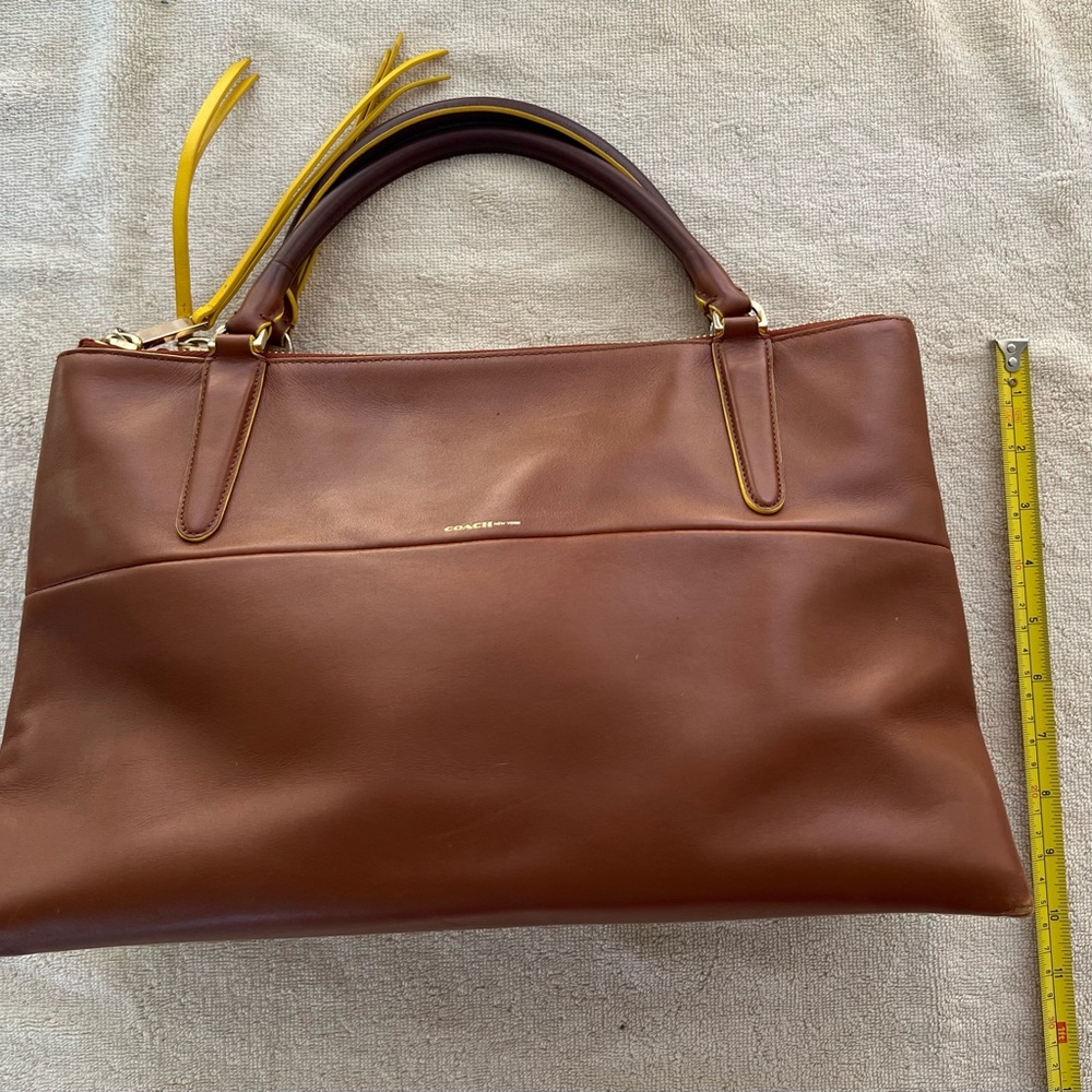 Coach Borough in Edgepaint  - A1493-30982 - Picture 10 of 16